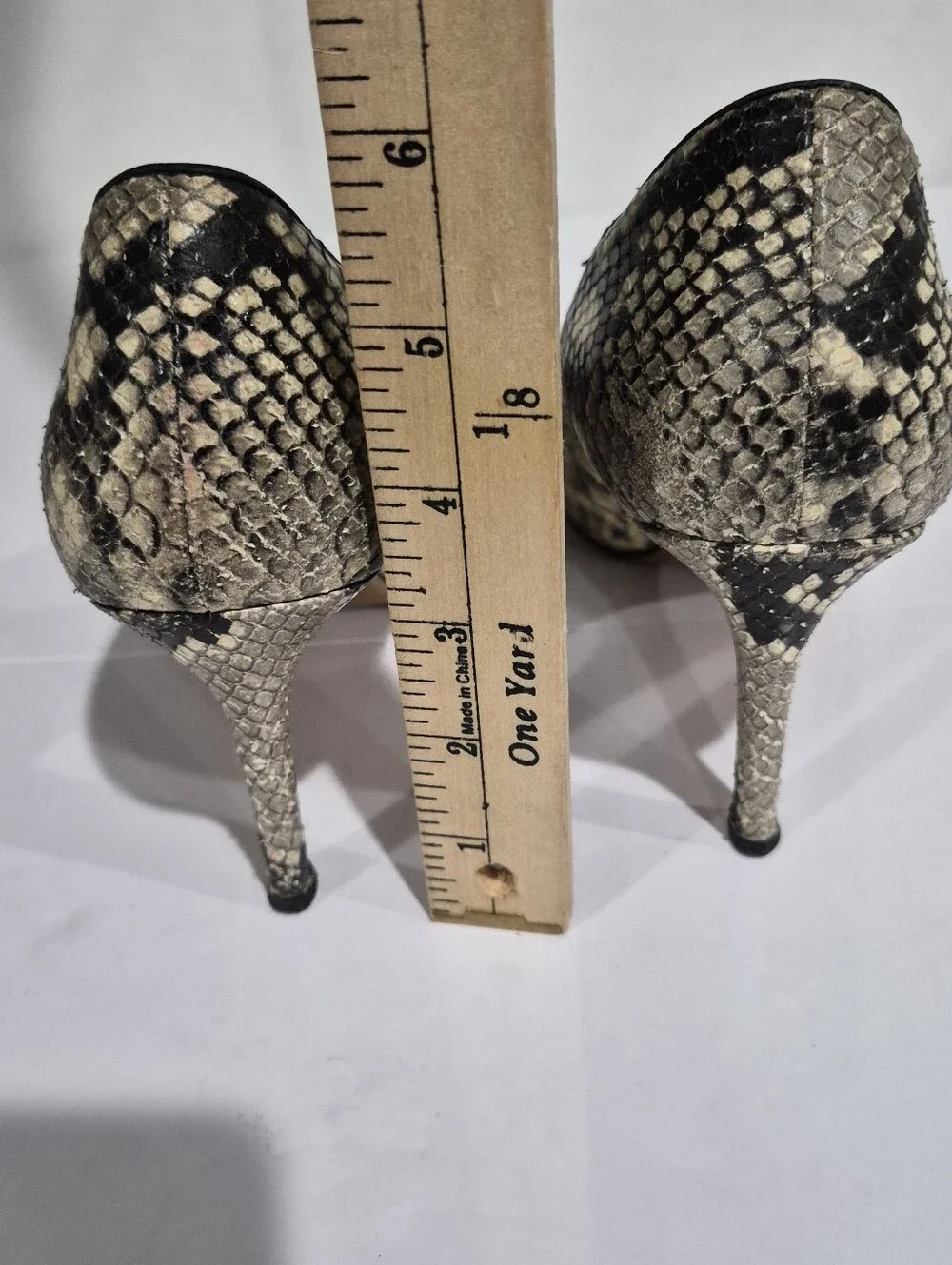 Tory Burch Black and Cream Snake-Print Pointed Toe Pumps 8.5M